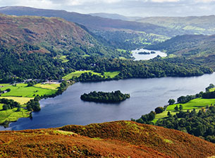 Ambleside liegt am Ufer des Lake Windermere und bietet als Ausgangspunkt für Wanderungen oder andere Naturerlebnisse hervorragende Bedingungen.