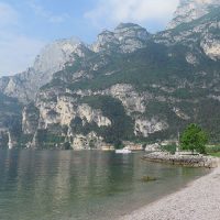 Die wunderschöne Lage am Rand der Alpen macht den Gardasee ebenso zu einem beliebten touristischen Ziel wie die Vielfältigkeit der Landschaft