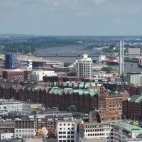 Als eine der wichtigsten europäischen Hafenstädte galt und gilt Hamburg als Synonym für Fernweh, Weite und das Meer.